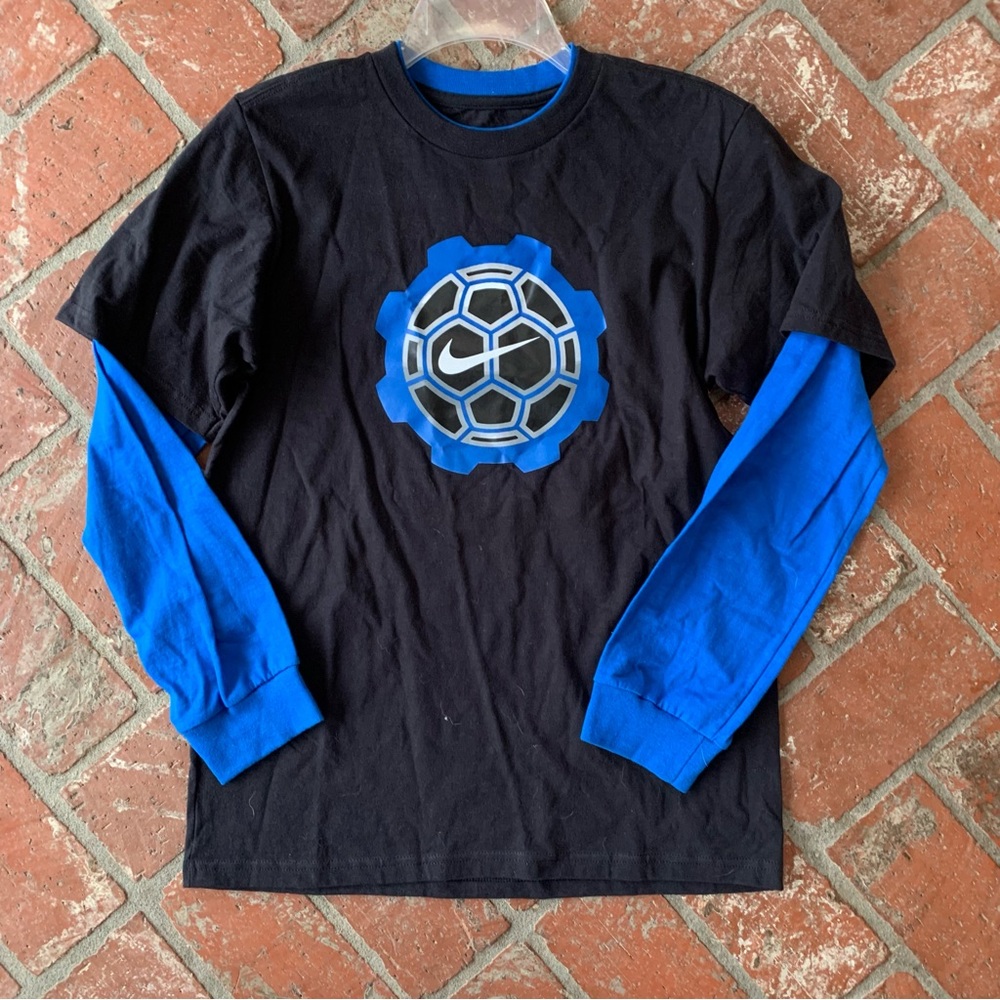 NWT Boy’a Nike Soccer Long Sleeve Tee Size L (14-16)